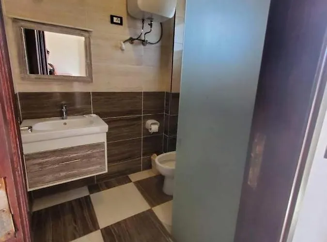 Transit Szálloda *